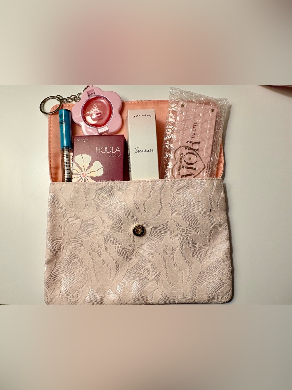 Ipsy bag - Picture 2 of 3